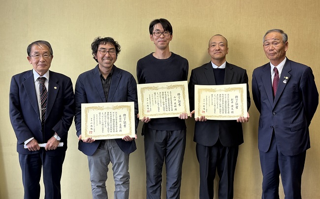 支援センター実践研修生修了証書授与式