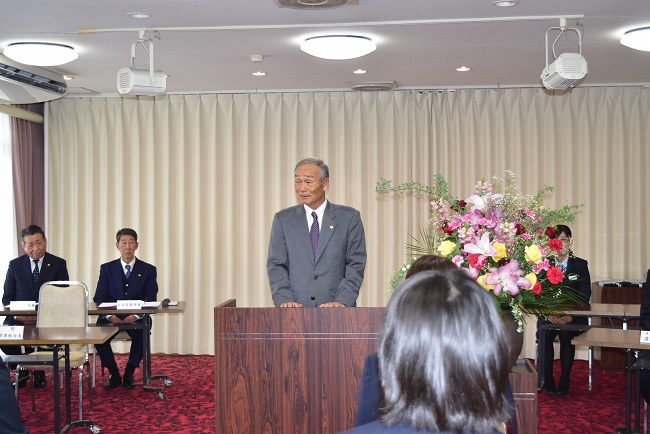 令和8年度新採用職員入組式