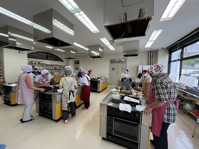 女性部短期大学校第4回講座　こめ油の講習会